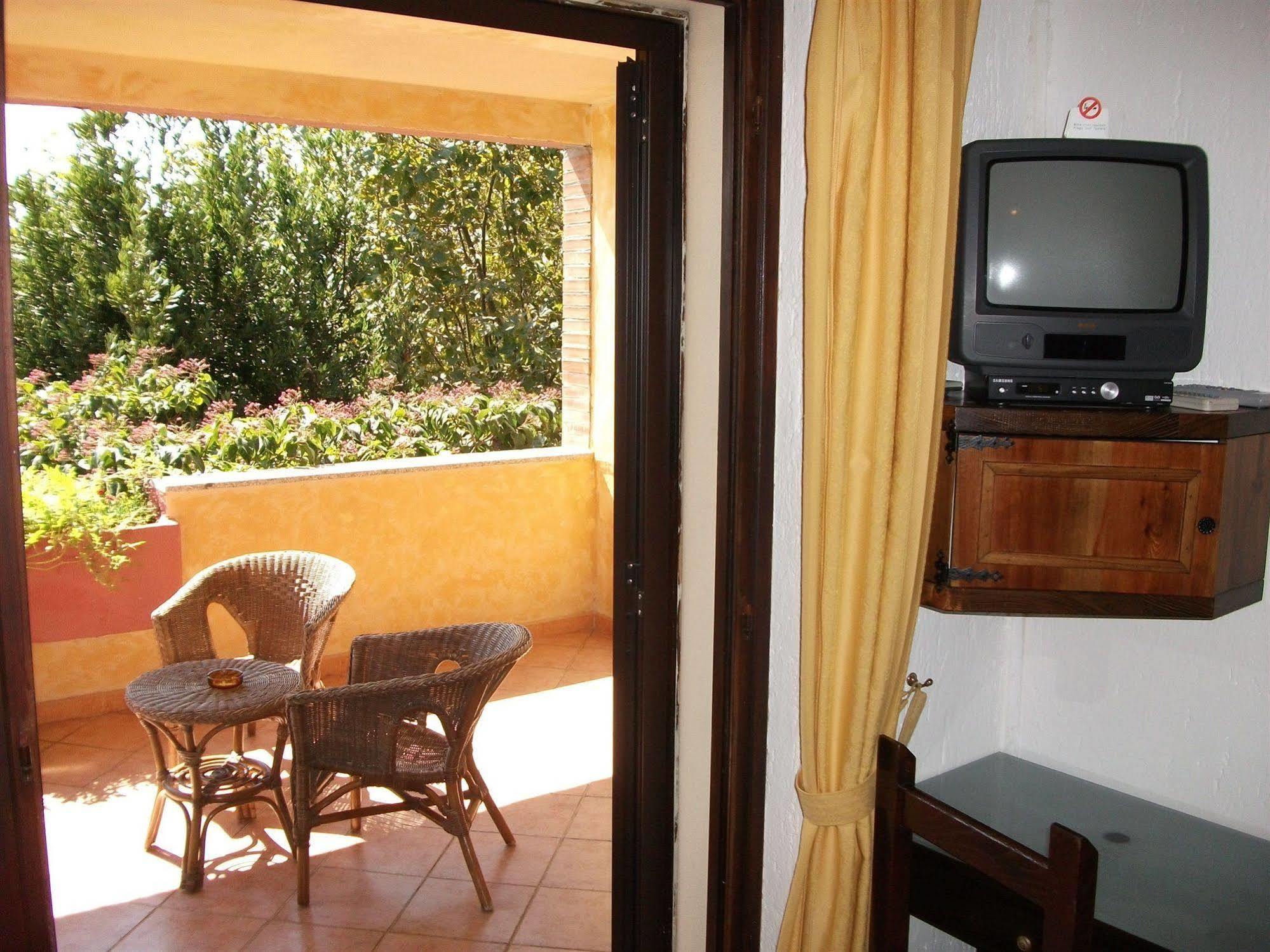 Hotel Abbaruja Olbia Exterior foto